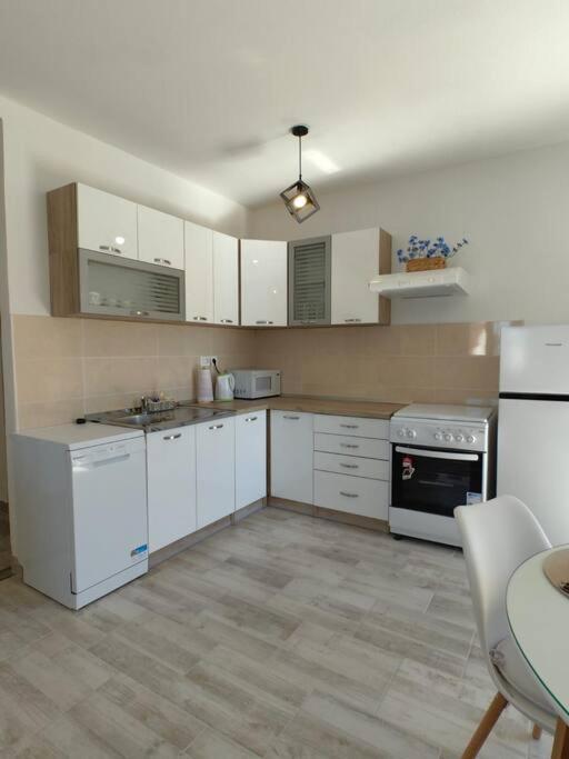 Apartment Marija, New 1Bd Apt With Free Parking Сплит Екстериор снимка